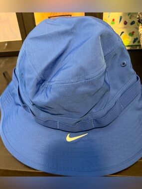 Nike adult unisex m/l bucket hat- nwt